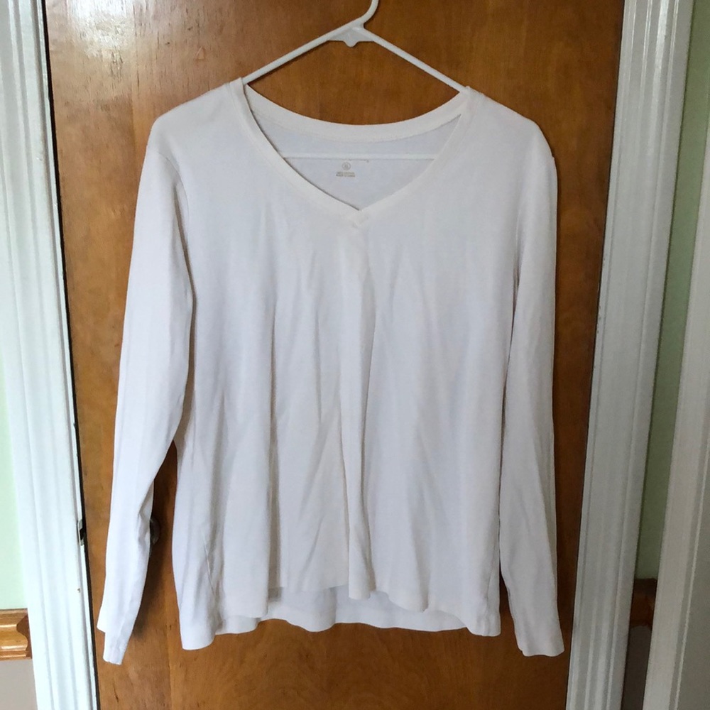 Off white long sleeve t shirt.